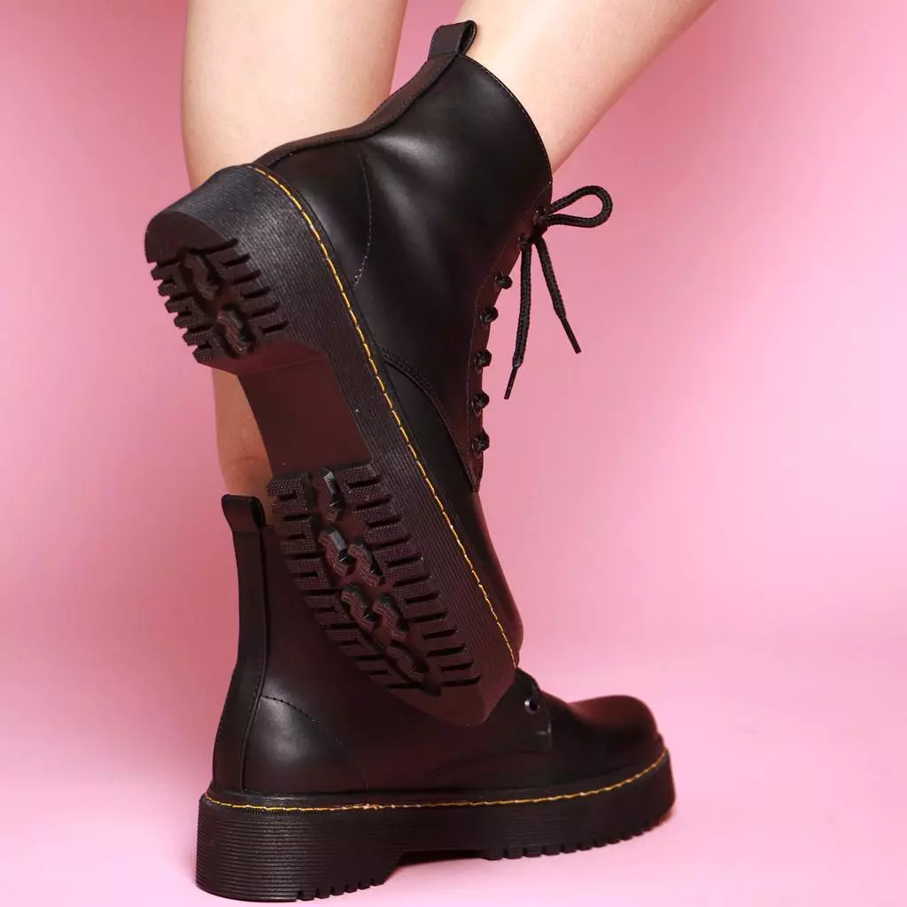 Combat boots