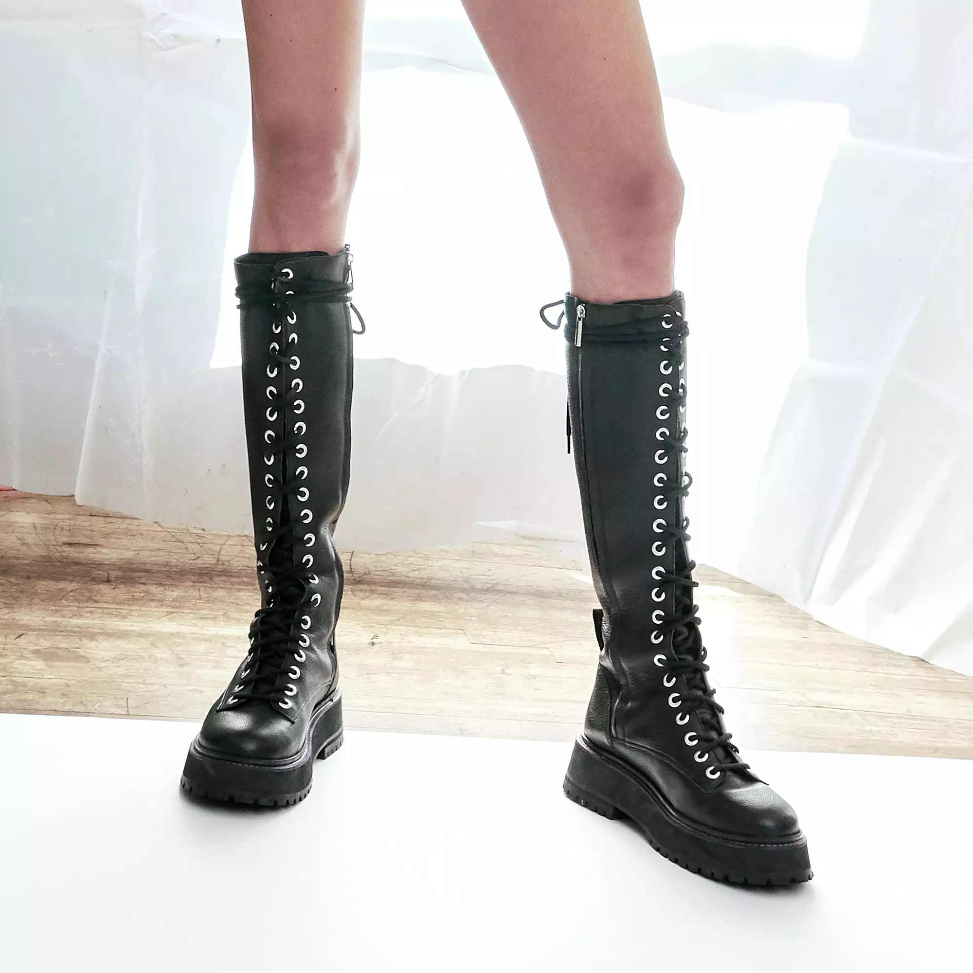 Lara Boot In Black Floater