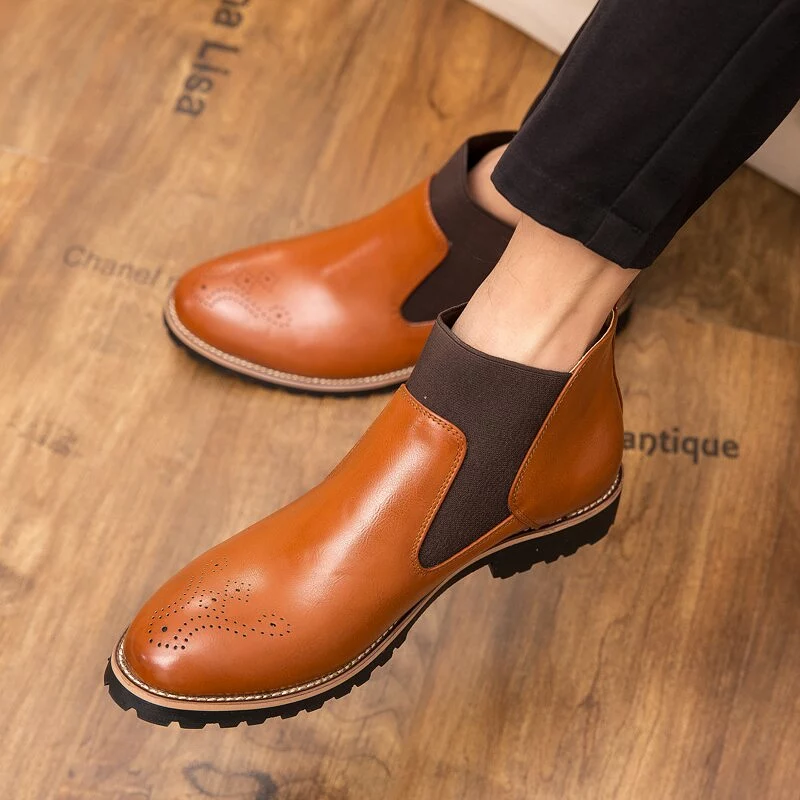 Luxury Brand Men Boots Chelsea Boots Carved Brogue Boots Thick Sole Pointed Toe Designer Leather Boots High Quality Cowboy Boots