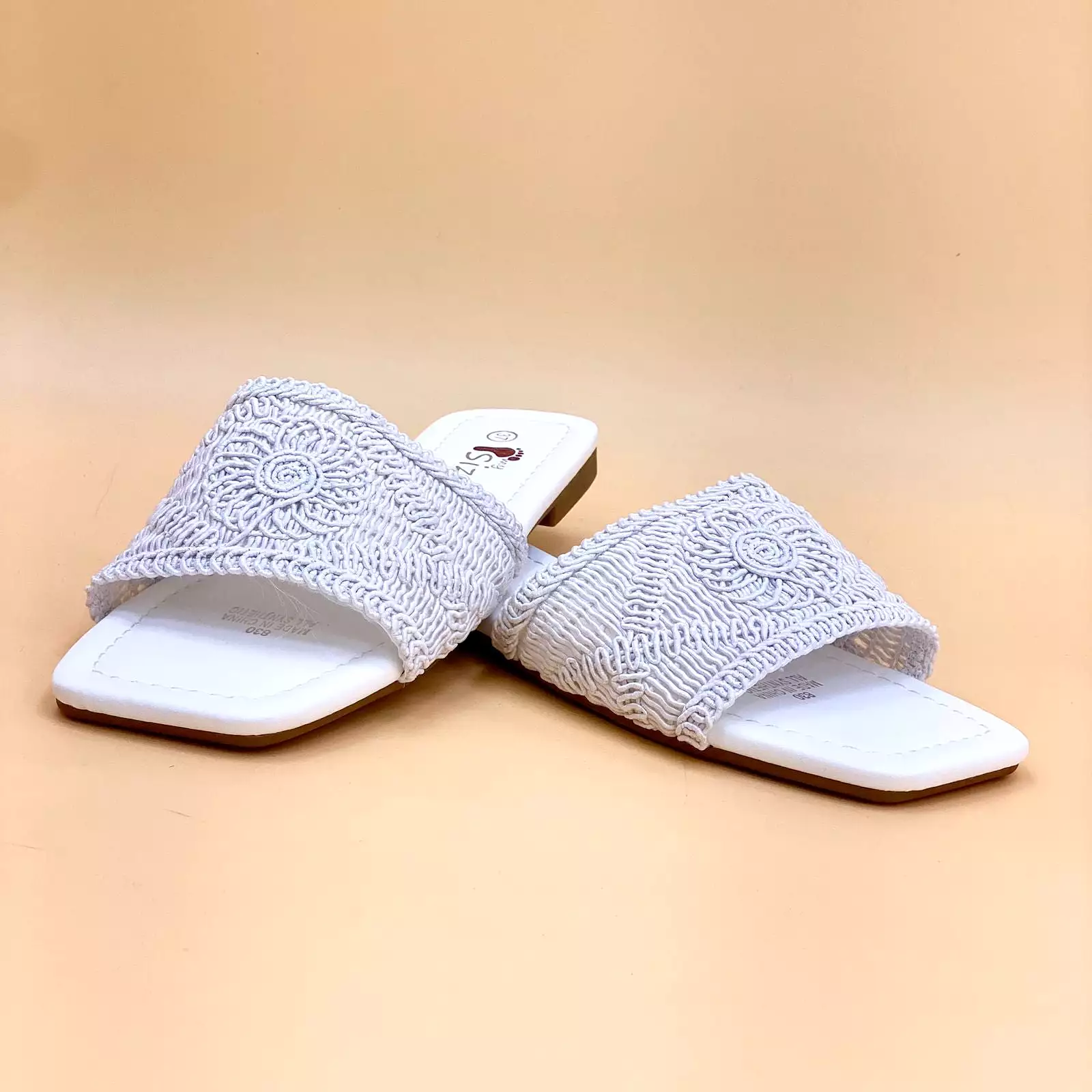 NEW , WOMEN SLIPPERS S6