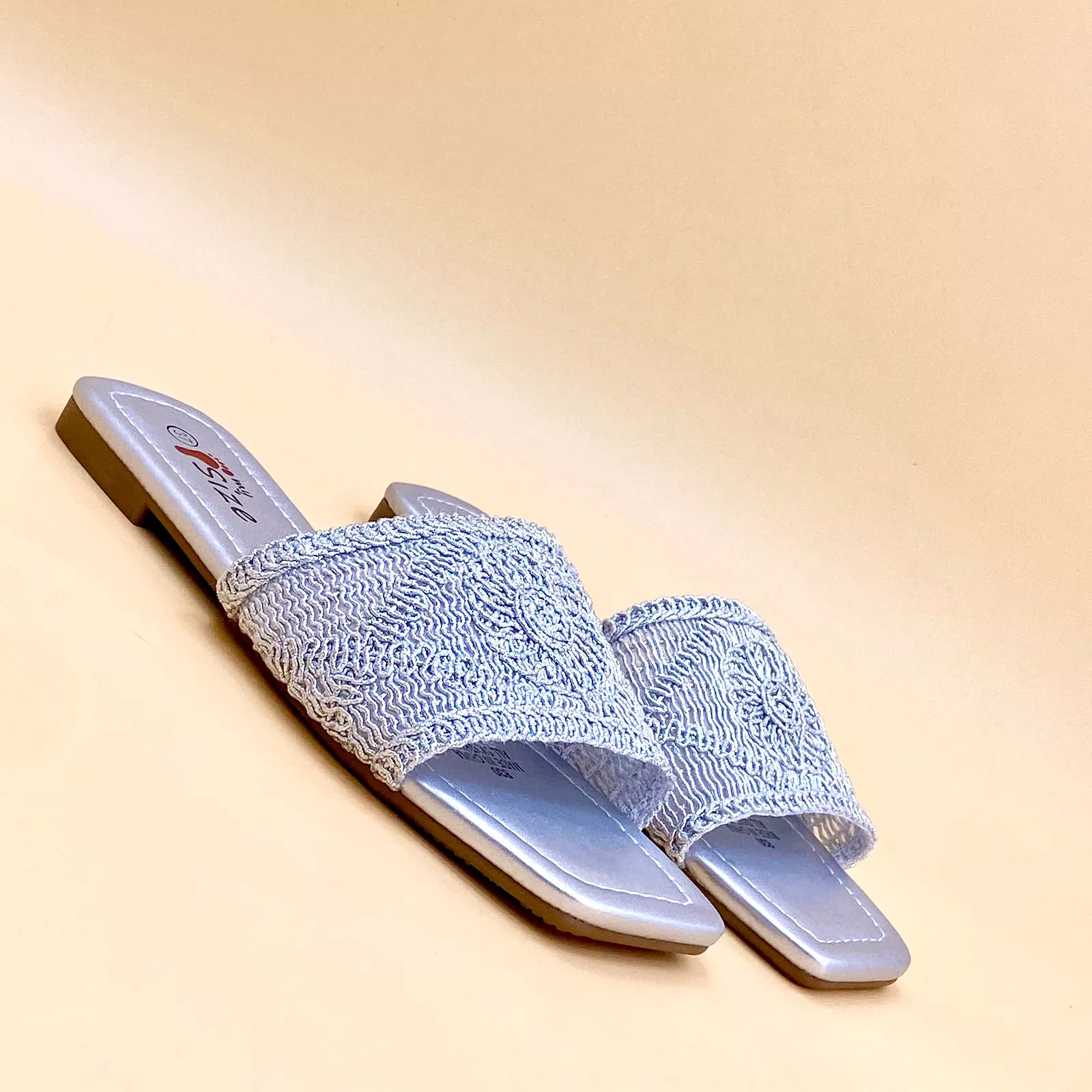 NEW , WOMEN SLIPPERS S6