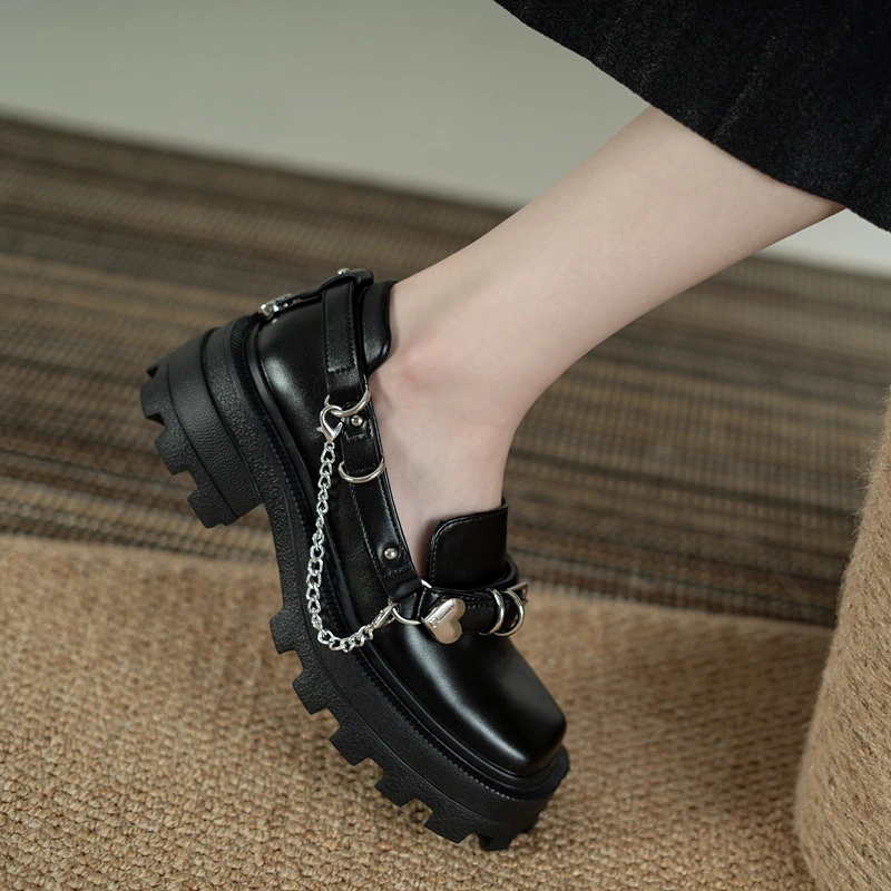 Women Heart Chain Leather Shoes 